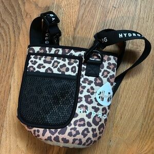 Hydro chug case cover, used a few times, in brand new condition!